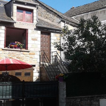 Petit Gite De La Fontaine Aumont-Aubrac Extérieur photo